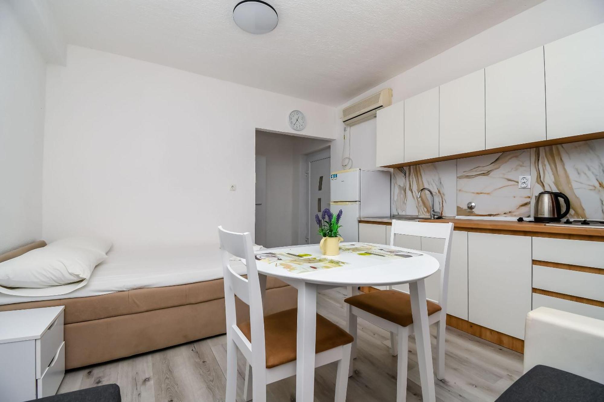 Apartments Martina マリナ エクステリア 写真