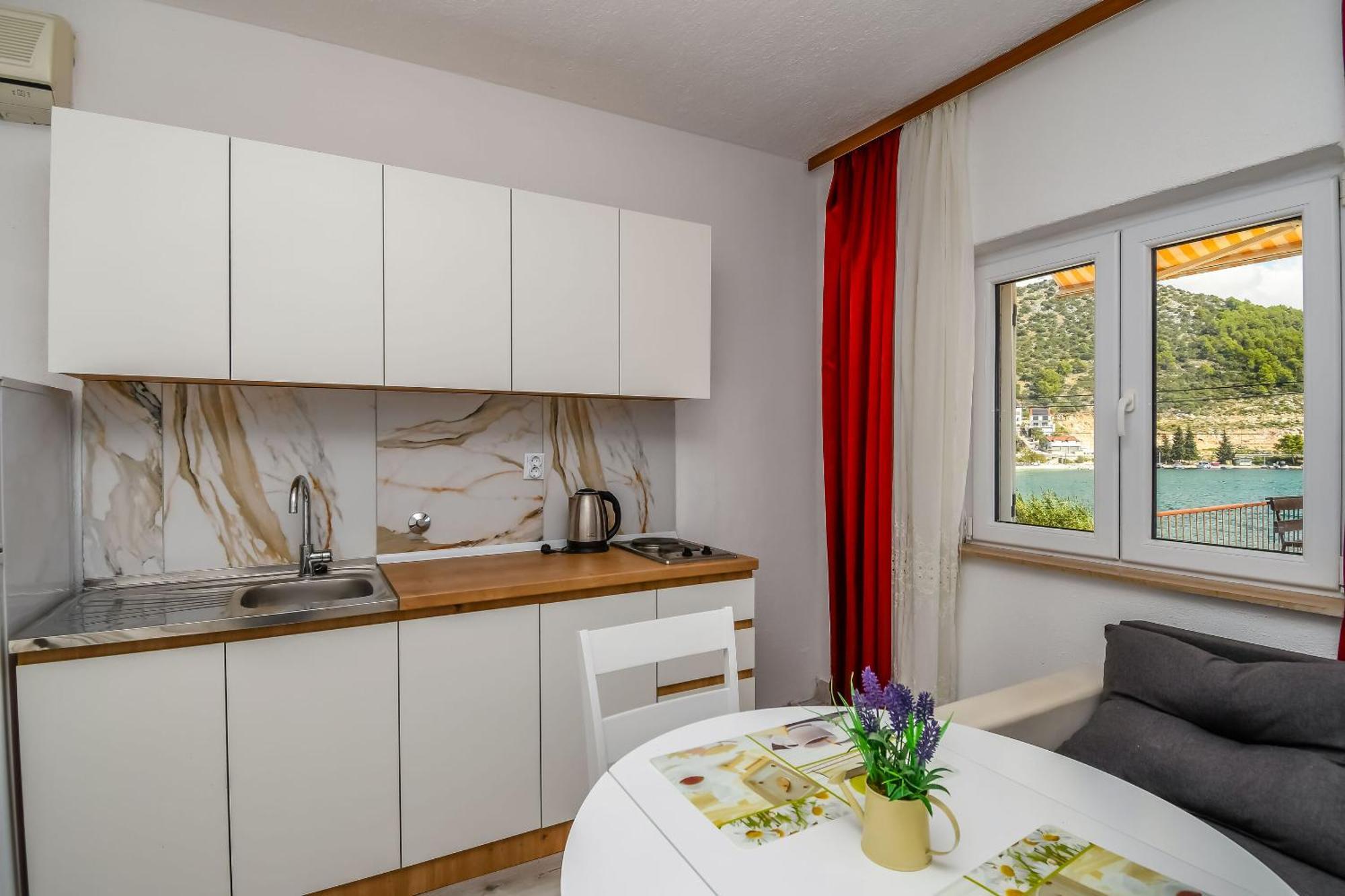 Apartments Martina マリナ エクステリア 写真
